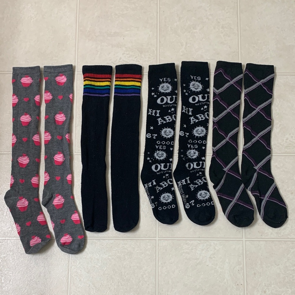 🌷3 for $25🌷Unbranded, SZ 5-10, 4 Pairs Of Multi Colour Knee High Socks